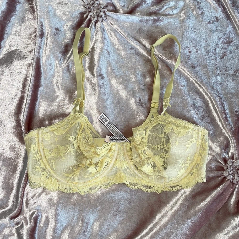 Yellow Lace Victoria’s Secret Bra 34D